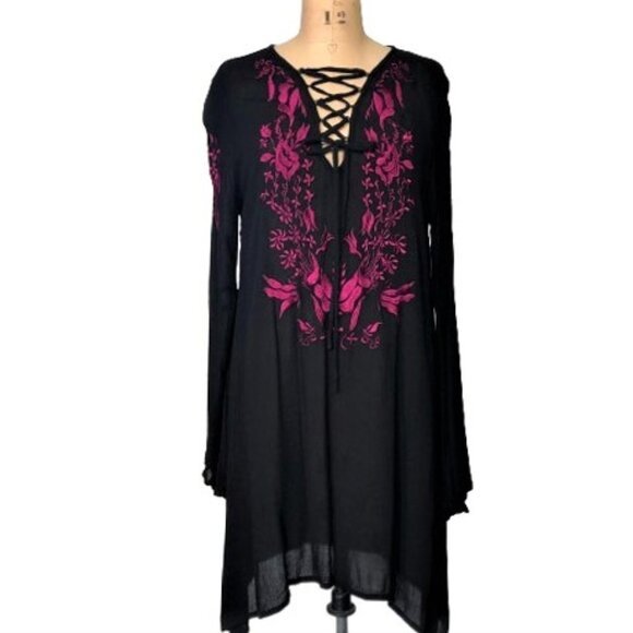 California Moonrise boho hippie embroidered bell sleeves lace up dress - Picture 2 of 14